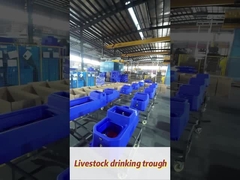 Устойчивый 300 мм высоты тяжелый полиэтиленовый синий водоем для скота с скоростью потока