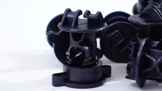 Сверхмощные съемные изоляторы для электрического забора: рассчитаны на длительный срок службы!